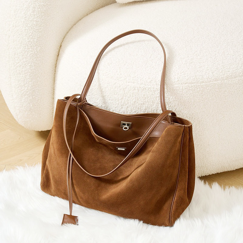 Women Bags 2026 Trends - Sac fourre-tout en cuir de vachette